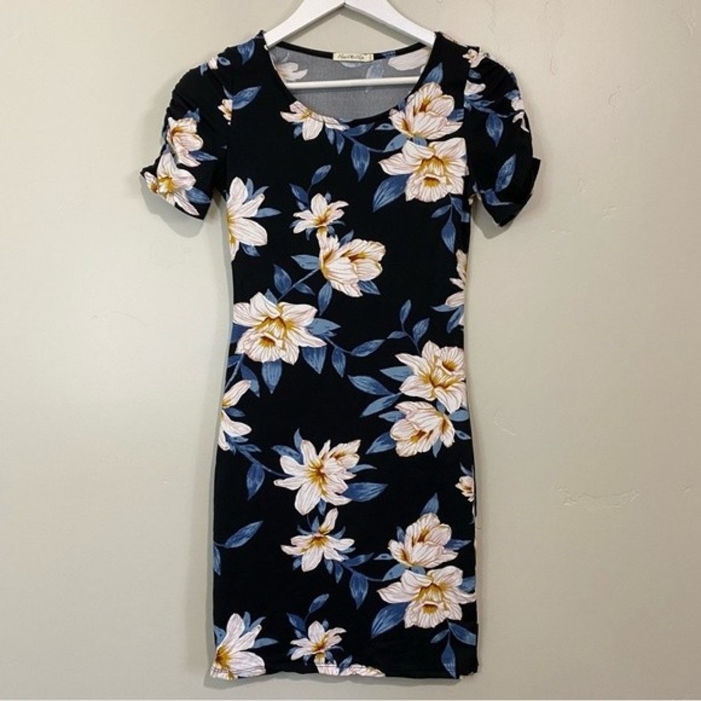 Heart & Hips Women’s Ruched Short Sleeve Floral Mini Dress Black NWOT